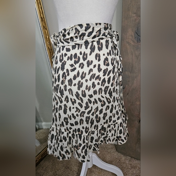 SEA LUSTRE Honey Mini Wrap Skirt In Leopard Print. Size S/M - Picture 7 of 13